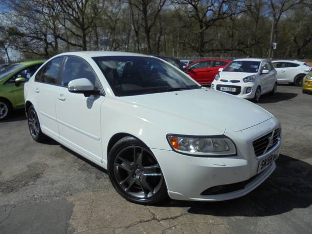 Volvo S40 2.0 S40 SE LUX D AUTO Saloon Diesel White