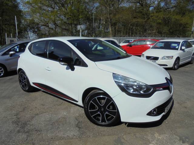 Renault Clio 1.1 CLIO DYNAMIQUE NAV 16V Hatchback Petrol White