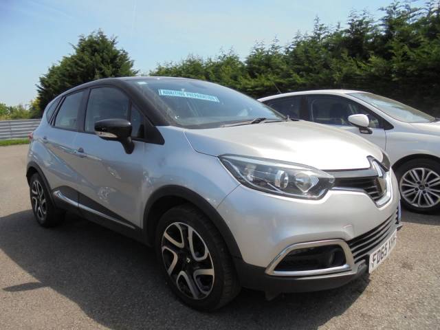 Renault Captur 0.9 CAPTUR DYNAMIQUE NAV TCE Hatchback Petrol Silver/black