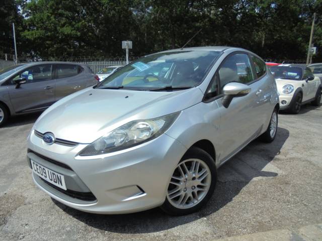 Ford Fiesta 1.2 FIESTA STYLE PLUS 80 Hatchback Petrol Silver