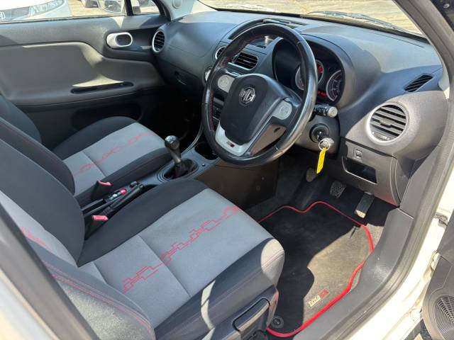 2015 MG 3 1.5 3 STYLE VTI-TECH