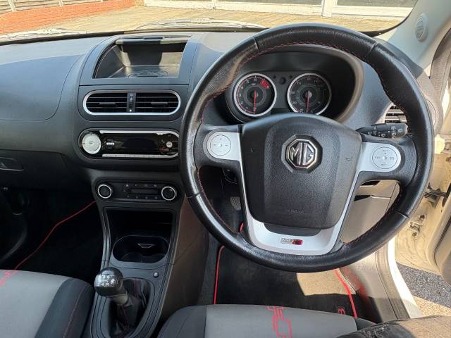 2015 MG 3 1.5 3 STYLE VTI-TECH