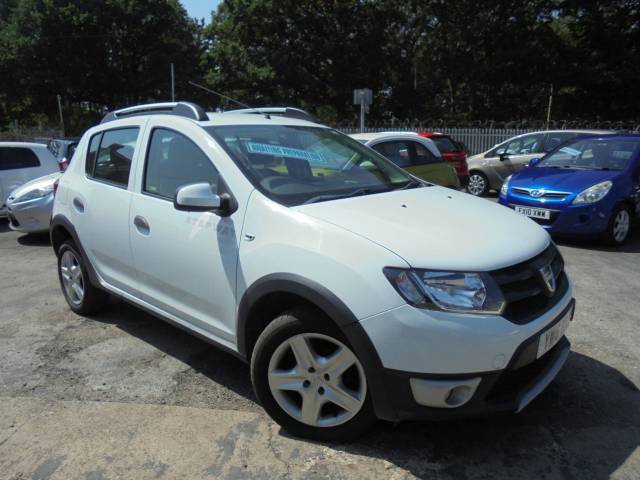 Dacia Sandero 0.9 SANDERO STEPWAY AMBIANCE TCE Hatchback Petrol White