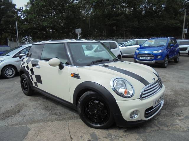 Mini Mini 1.6 COOPER Hatchback Petrol White