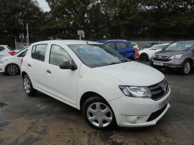 Dacia Sandero 1.1 SANDERO AMBIANCE Hatchback Petrol White